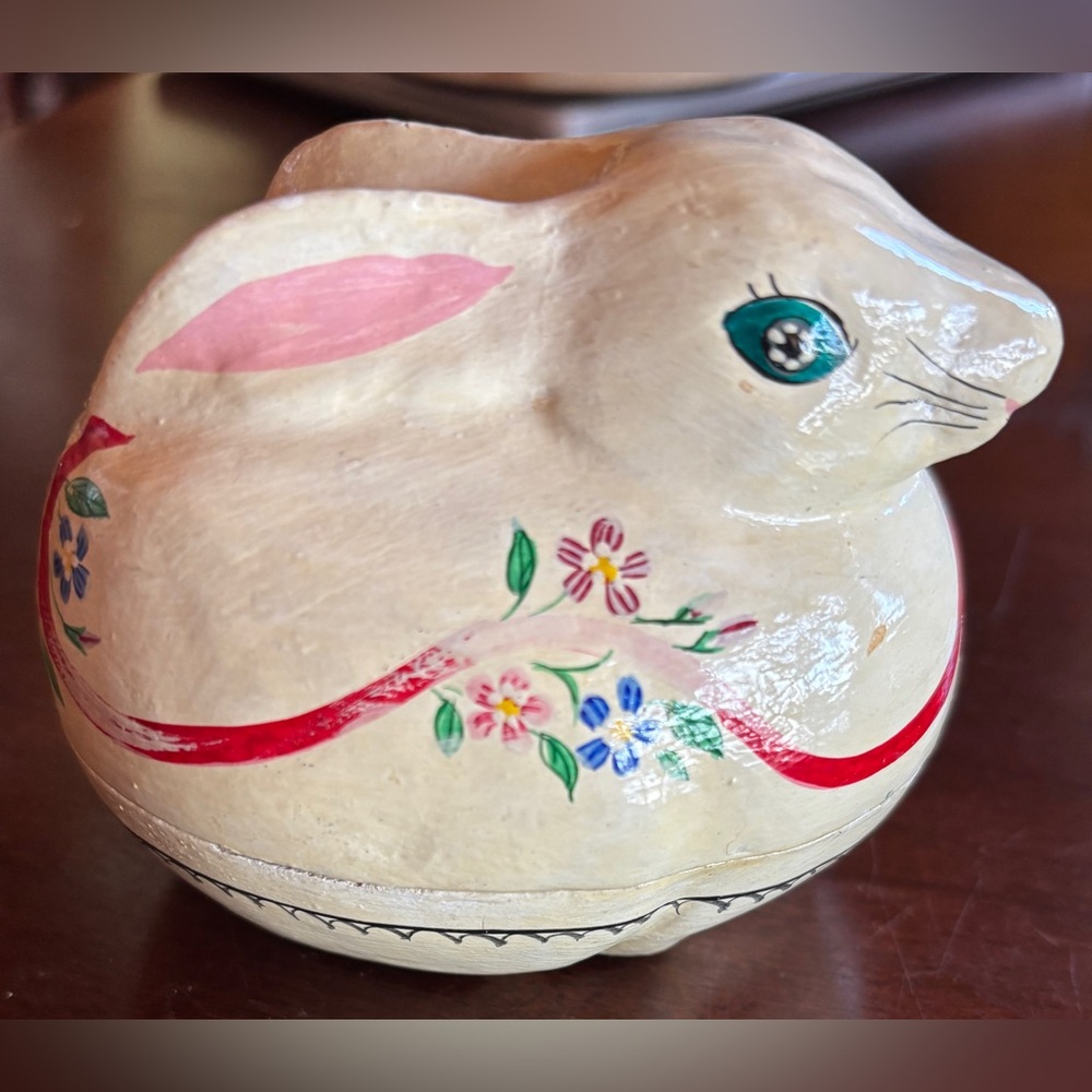 Lacquered Bunny Box